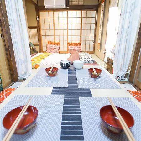 City Center 200 Years Old Traditional House Next To 2 Train Lines Kyoto Eksteriør billede