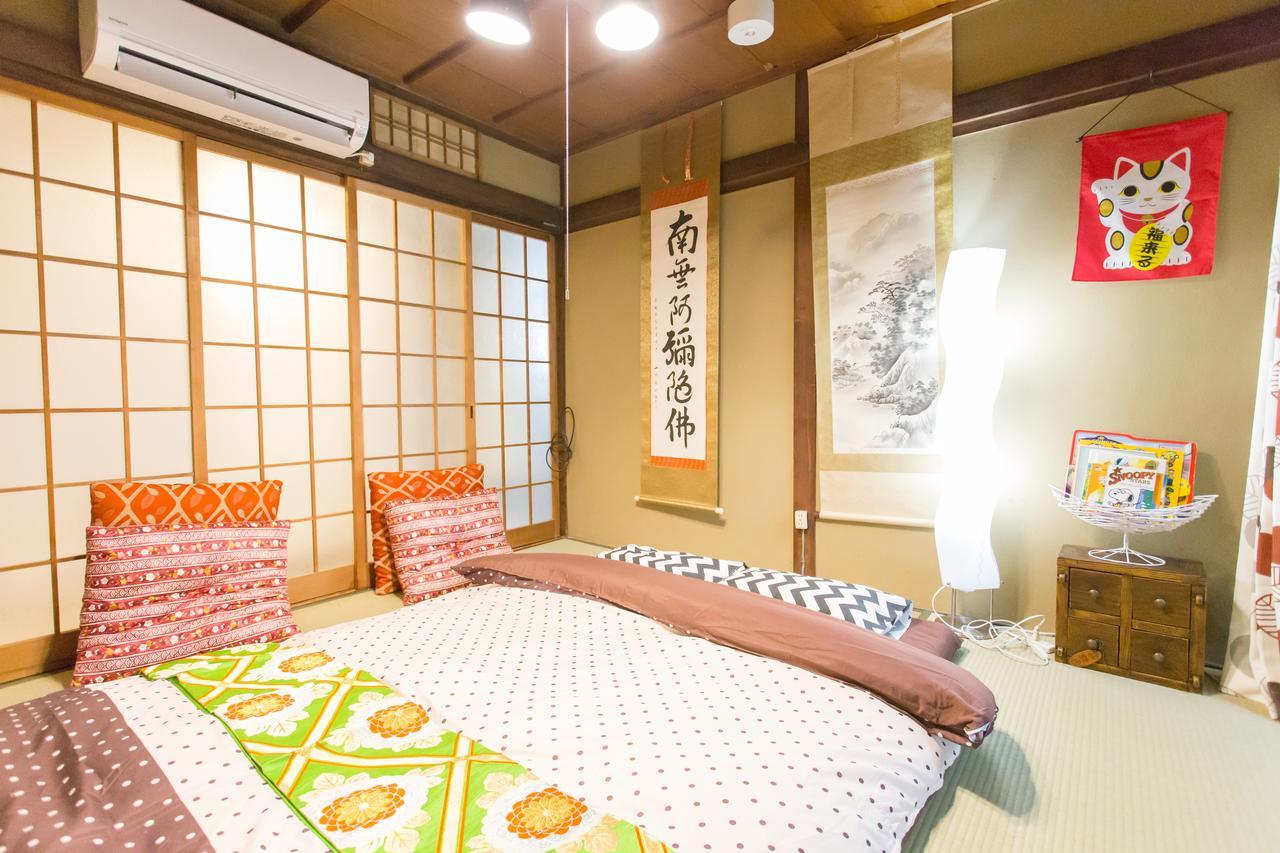 City Center 200 Years Old Traditional House Next To 2 Train Lines Kyoto Eksteriør billede