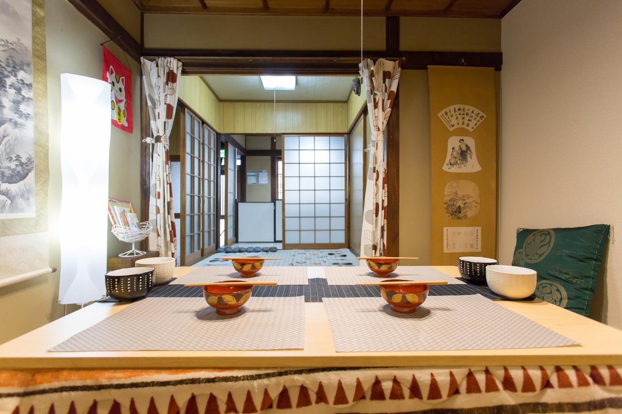 City Center 200 Years Old Traditional House Next To 2 Train Lines Kyoto Eksteriør billede