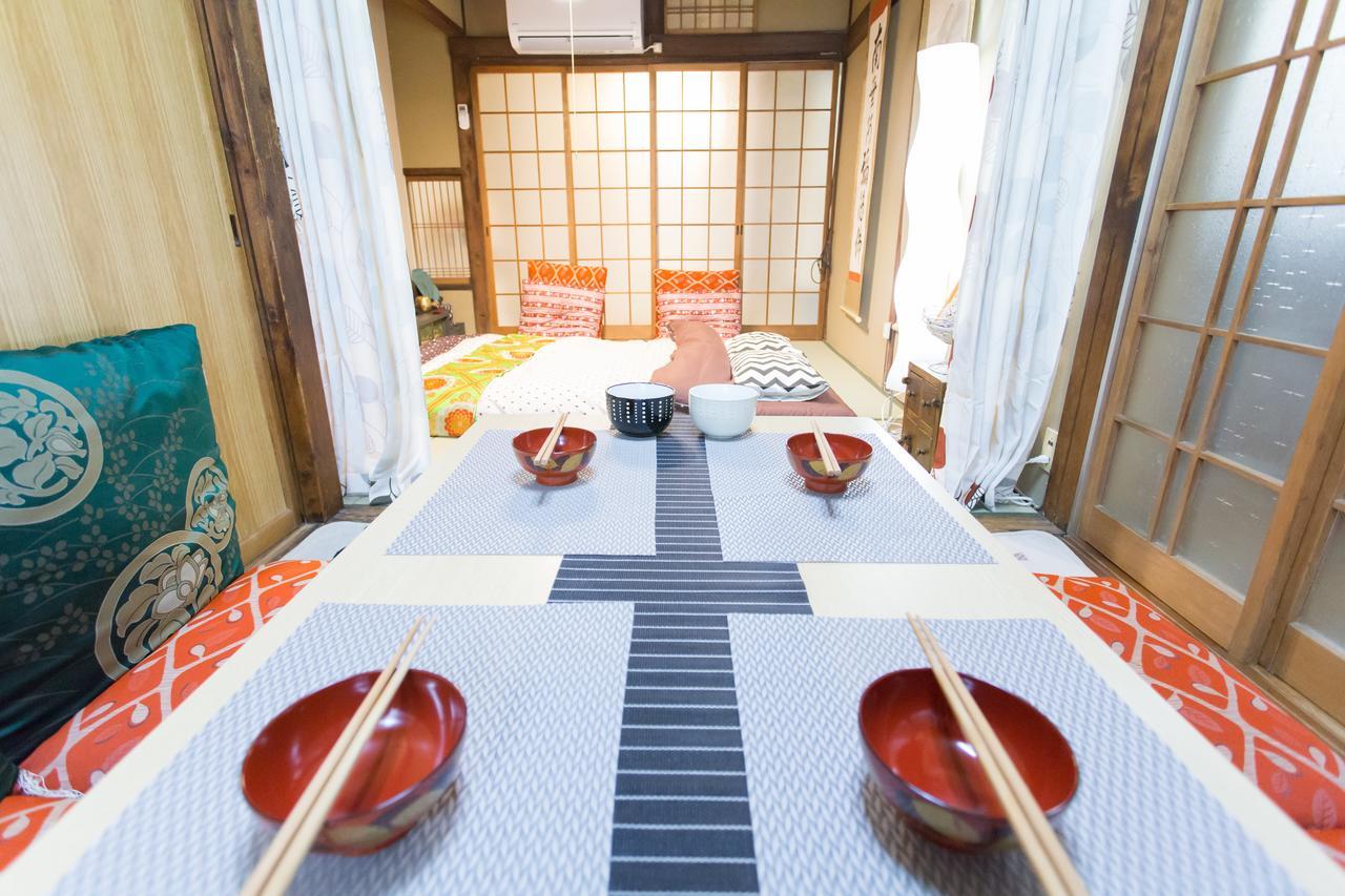 City Center 200 Years Old Traditional House Next To 2 Train Lines Kyoto Eksteriør billede